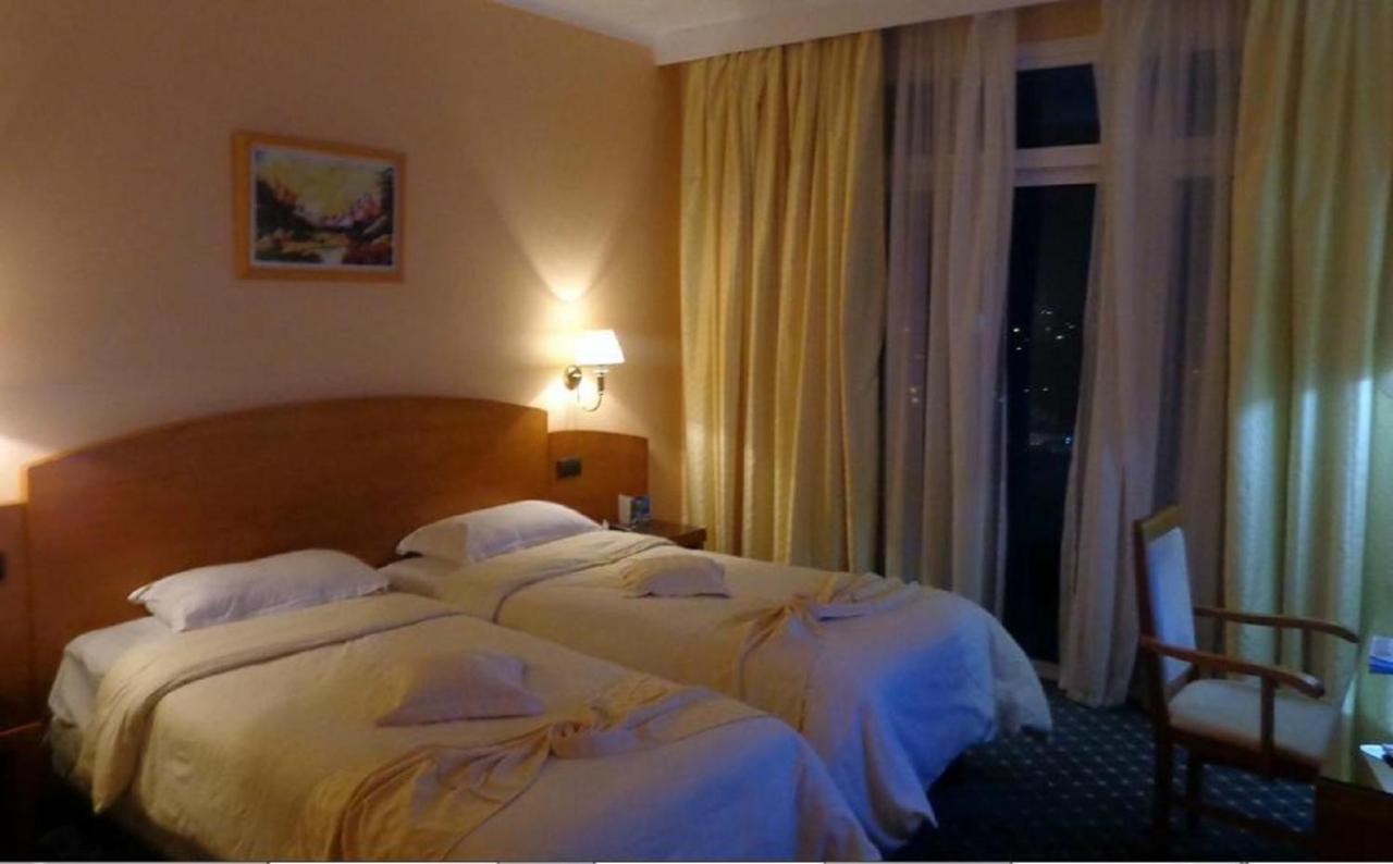 Hotel Sabri アンナバ エクステリア 写真